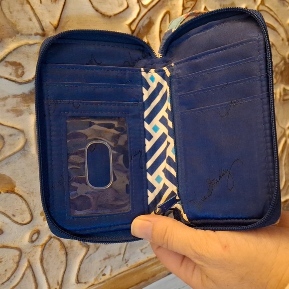 New Vera Bradley Quilted Summer Cottage Zip Around Wristlet Wallet. - Picture 7 of 11